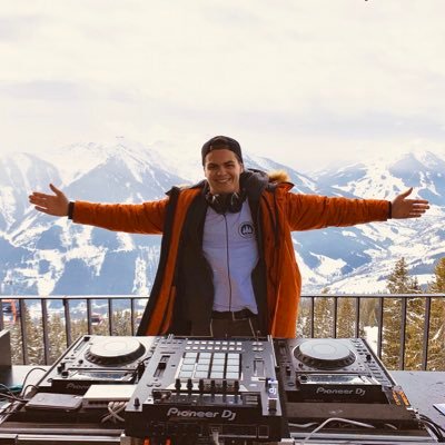 DJ & Producer in love with techhouse , techno and house