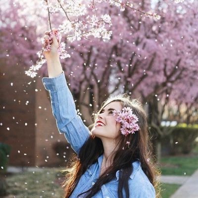 m_23mz's profile picture. اللهم بث الراحه في روحي علمني الصبر ودلني إليك💕✨