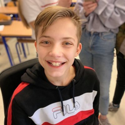 Proscar20's profile picture. 15 y/o Professional noob Fortnite player