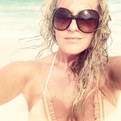 lilyhwollen's profile picture. 