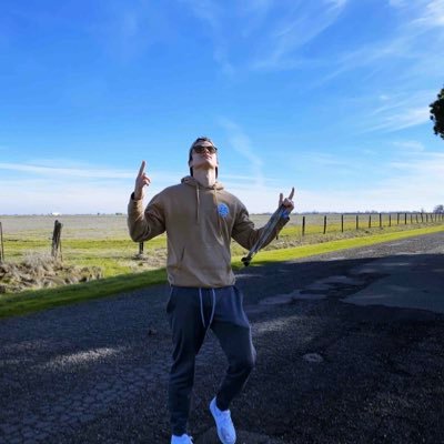 LoganFoy9's profile picture. shout me