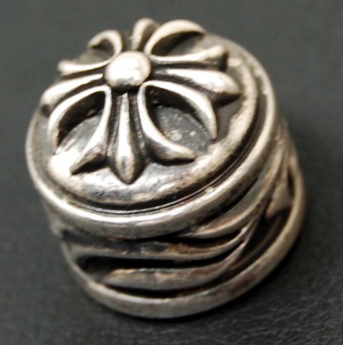 transmitsounds's profile picture. 楽器用パーツショップを経営してます。
オリジナル商品多数。シルバーアクセ風ギター用ノブや本皮革貼りのエフェクターはエフェクターにファッション性を取り入れ好評。
有名楽器店にて販売。お問い合わせを。
Built up effects box with new generation at TRANS;mission.