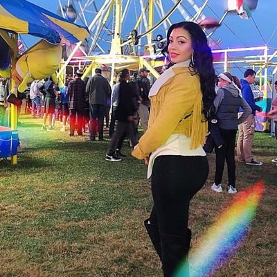 Janet17197604's profile picture. music