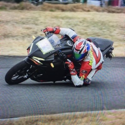 CBR 250RR(MC 51) NSR 250R(MC 21) ドラッグスター400(4TR) マジェスティ125 MR-S(ZZW 30-2ZZ)でゆる〜く2&4を楽しんでいるイヌ好きオヤジです。