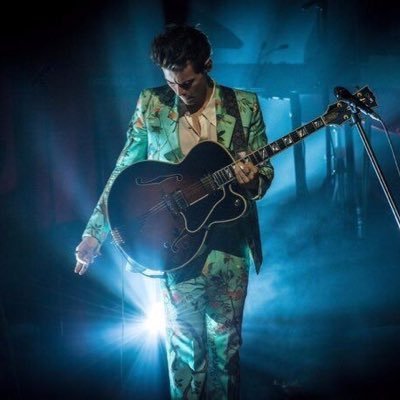 ✨it’s hard for me to go home be so lonely✨ i saw Shawn fucking Mendes