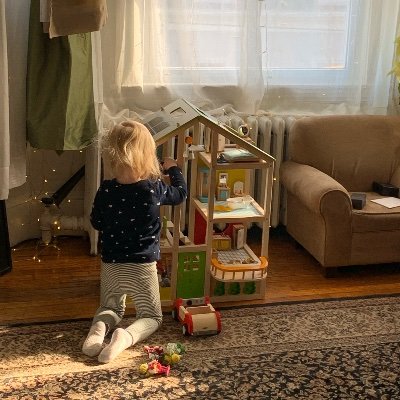 TheCritterSays's profile picture. small human