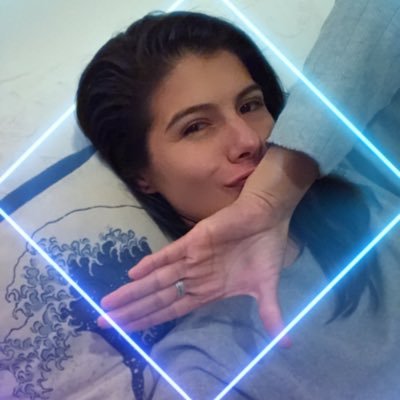 iPixela's profile picture. Hago dibujitos y la hago de pedo. Crónicas marranas de mi vida diaria. IG: Pixela