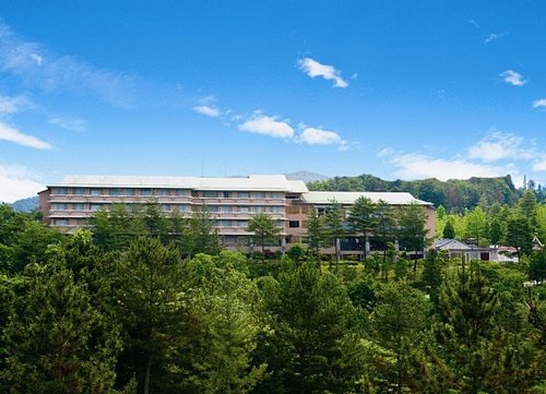 sakushu_musashi's profile picture. 氷ノ山後山那岐山国定公園の麓に位置し、緑と田舎の風景に囲まれた一軒宿のリゾートホテルです。日頃の喧騒を離れのんびり温泉とお食事をお楽しみ下さい。ゴルフ場も隣接しています。