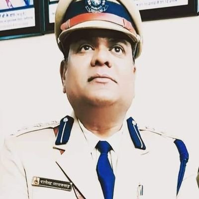 Retd.Central Jail Superintendent
Poet & story writer-
Khula-Akash 2008 &10)
Mukta-aakash 2015
Ankahe -rishte 2019
Mera Akash 2021(flipkart)
Parivatak 2022