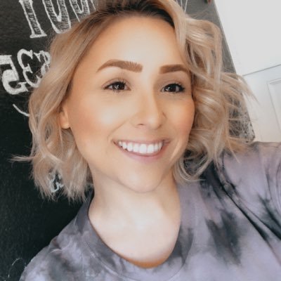 Mirandaa_Rae's profile picture. 25. Cosmetologists.