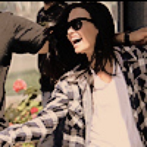 thatDianna's profile picture. Ddlvoato backup. Yeah, I'm single. Aha