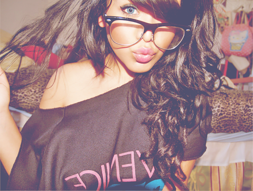 SoQuotes's profile picture. Posting the quotes you like to read, retweet if you want to. :)