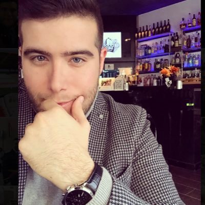 CarlosDeMileto's profile picture. Maestro 👨🏻‍💻. Enseño a niños a q sean buenas personas y así intentar hacer un mundo + justo. #HM "Saber más para servir mejor" Zamora