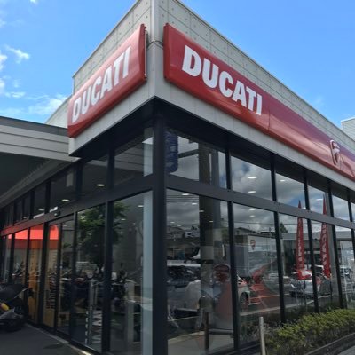 大阪府箕面市のDUCATI正規ストア。大阪メトロ『箕面萱野』駅より 徒歩2分の契約駐車場2台完備 営業時間：10:00-18:00 定休日：毎週火曜・第2水曜 TEL：072-749-3003 ※お問合せはLINEにて→https://t.co/jqKjnUcYPM