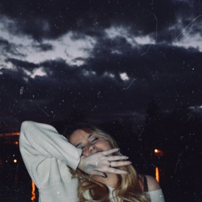 Andrea Estoy Tan Sumamente Agobiada Y Estresada No Solamente Por Los Examenes Y Trabajos Que Si Alguien Me Abraza O Algo Me Voy A Poner A Llorar No Puedo