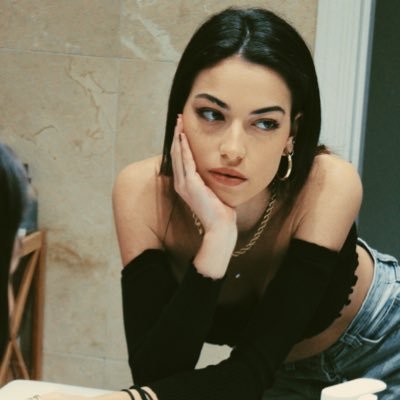 Insta: coralrl