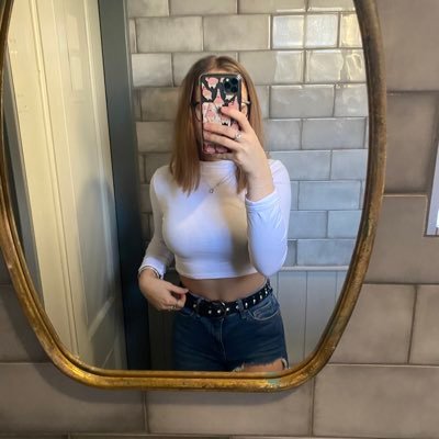 holliecurran4's profile picture. 