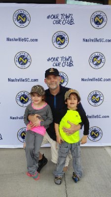 Family + Nashville SC y Spurs