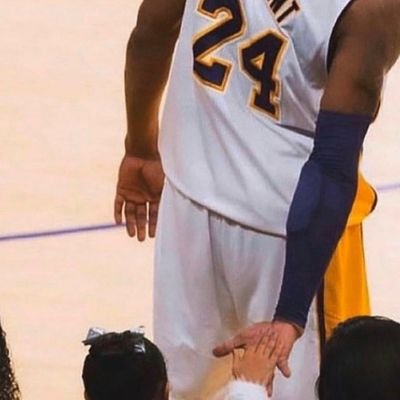 meex90's profile picture. Die hard 🔴⚫
Dopo Istanbul c'è sempre Atene (si spera)
Bimbo molesto di Re Ismael Bennacer I