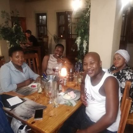 MlisaLe's profile picture. 