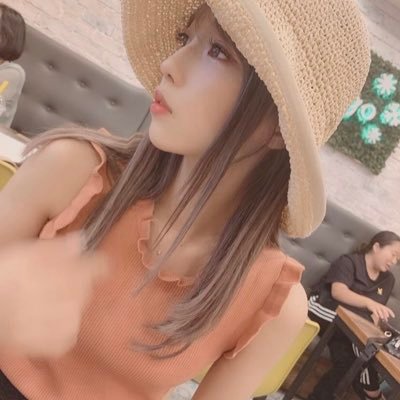 y8hxNasppMbThde's profile picture. 