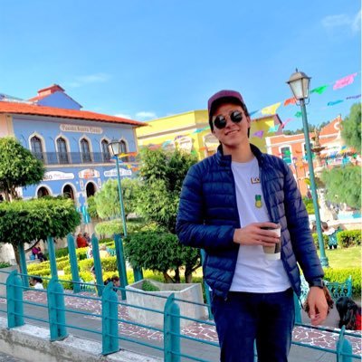 SoyAlejandroDom's profile picture. Tengo la suerte de no saber competir con la gente Daydreaming