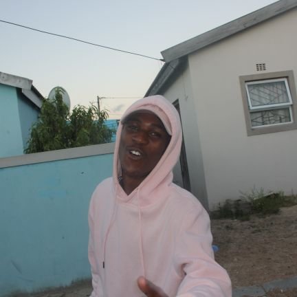 Aphiwe_qoba's profile picture. get rich or die trying...