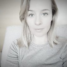 Anaballesnez's profile picture. En la nube