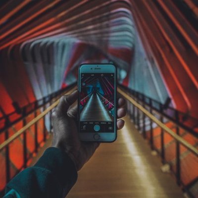ranggapeni's profile picture. Hitunglah umurmu dengan teman, bukan tahun. | Hitungalah hidupmu dengan senyum, Bukan air mata