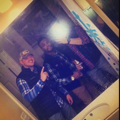 | LEO | CAR SALEZ | Lifes alot harder if your stupid. - John Wayne | 11B |