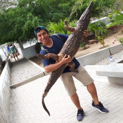 CsarVsq37066881's profile picture. Físico. Soy un nómada digital y realizo la enseñanza online de la física y matemática usando plataformas digitales desde el hogar.