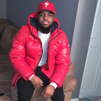 BobbyLoopo103's profile picture. Can’t get mad at a weirdo for doing weirdo shit! That’s what they are a fucking WEIRDO!