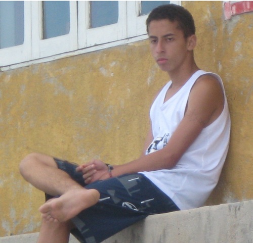 A vida lhe dá dois caminhos, o bem e o mal, basta você seguir o seu caminho!