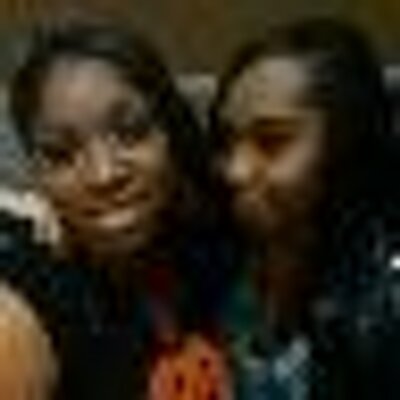 Profile Picture of Angela  Singleton (@lolamacknit) on Twitter