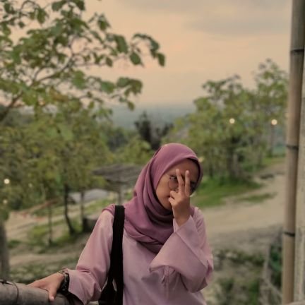 azza_wulandari's profile picture. ☆