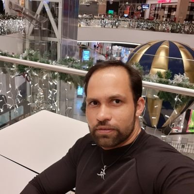Ingeniero Mecanico egresado de la UCV, post grado en Ingenieria Gerencial. 100% venezolano y  democrata...
