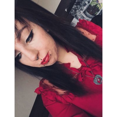 JiniWinchester's profile picture. //24-Artist-Nerd-Germany-Nurse-Gamer-Weird\\ -Marvel owns my heart.