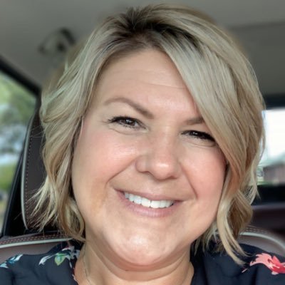 mother of 4 girls 🌷🌹🌸🌻 wife 👫 friend 💜 dog mom 🐶🐶 daughter 🧸sister ⭐️ coffee lover ☕️ & hr professional 🏢