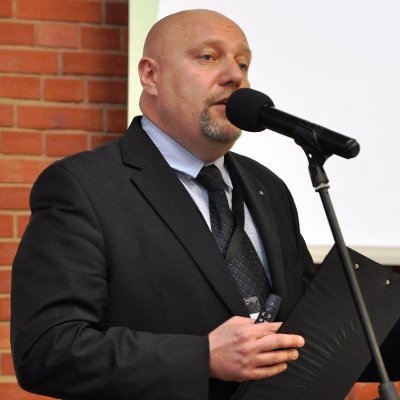 Journalist, PR manager, musician, speaker, compere... At Your Service! :)