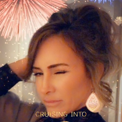 International traveler ✈️CrossFit L1 Trainer 🏋🏽♂️ Yogi 🧘🏽♀️lover of life 💕 laughter & foodie 🍤🍻🌮 Chicana 🇺🇸 🇲🇽