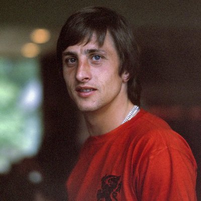 “Jugar al fútbol es muy simple, pero jugar un fútbol simple es la cosa más difícil que existe”. //