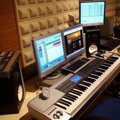 🎵Musico & Produtor
App: Cubase 5 🎤
💪😉
Crew 🚫
LF Prod Music 🎤