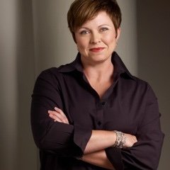 Tami Hoag Profile