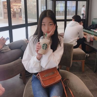 ParkRina19's profile picture. Приветики))) Я люблю танцевать😋,есть сладости и веселиться.Большую часть времени стараюсь провести с пользой 😅.