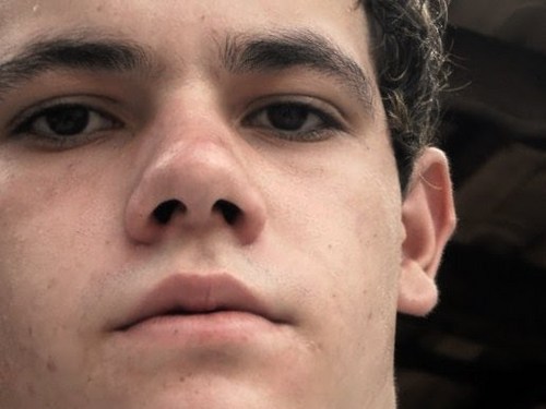 adoro volei de paixao jogo tambem,adoromiley cyrus tenho 15 anos olhos castanhos cabelo castanho escuro 1,72
 de altura entao é sóo....