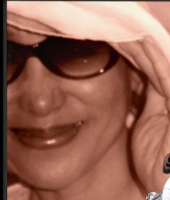 dhkddlah's profile picture. 오늘 살아 있슴에 감사하며 남을 배려하는 마음 잃지 말고  물처럼 담기는 대로 어우러지며 살자