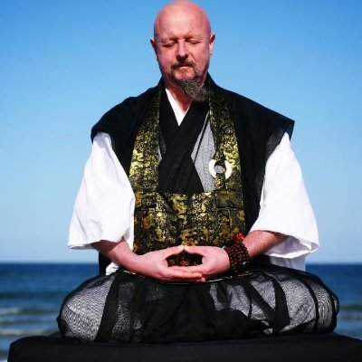 Zen-Meister, Kiel; Autor von: „Zen-Buddhismus Schritt für Schritt“ erschienen bei Reclam, 