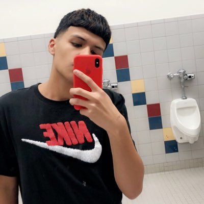 Screwheadoscar's profile picture. paper cha$in💰‼️