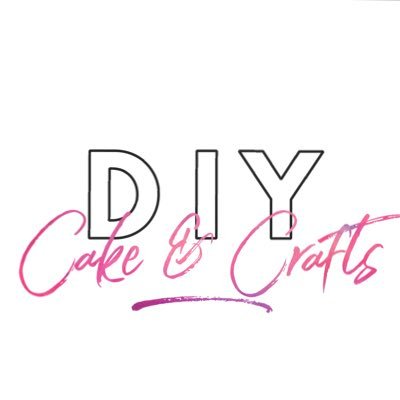 Cake 🎂 and Crafting 🧶 nut and a Blogger rolled into one!!
