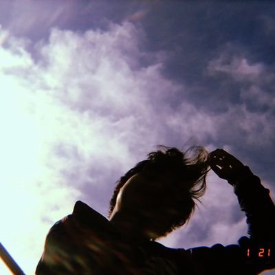 I'm a girl who loves shorter hair 😍❣️
I'm new here😁🤭 FRIENDS fan ❣️😇Bars and Melody lover ❣️😇Halsey Fan ❣️